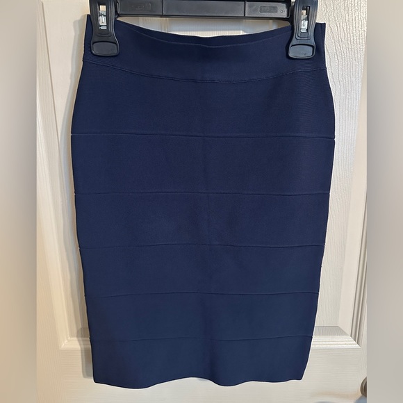 BCBGMaxAzria Alexa Bandage Pencil Skirt, Navy Blue, Sz M - Picture 2 of 7